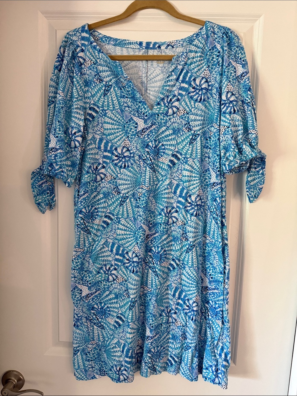 Never Worn! Lilly Pulitzer Blue Patterned V-Neck Women's Dress